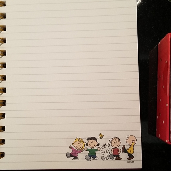 3 pieces of Peanuts - Picture 3 of 8